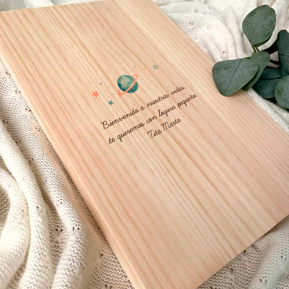 Natalicio de madera personalizado diseño Astronauta - regalo de nacimiento para bebé - detalle de la dedicatoria